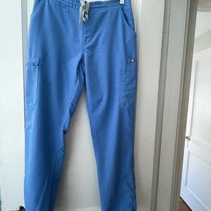Figs size small, petite Yola skinny scrub ceil blue
